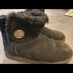 UGG Mini Bailey Button II Boot-Size 7